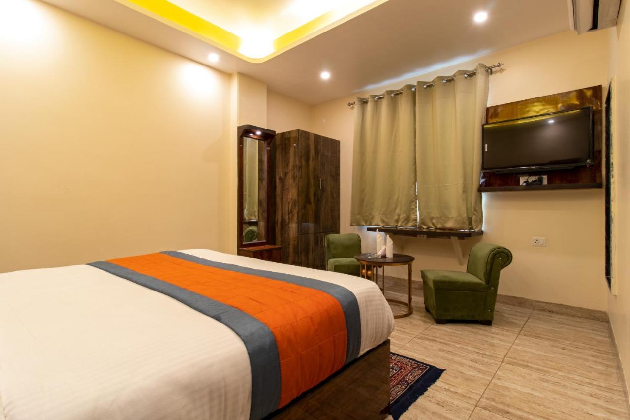 Airport Hotel Dev Residency - Mahipalpur New Delhi Exteriör bild